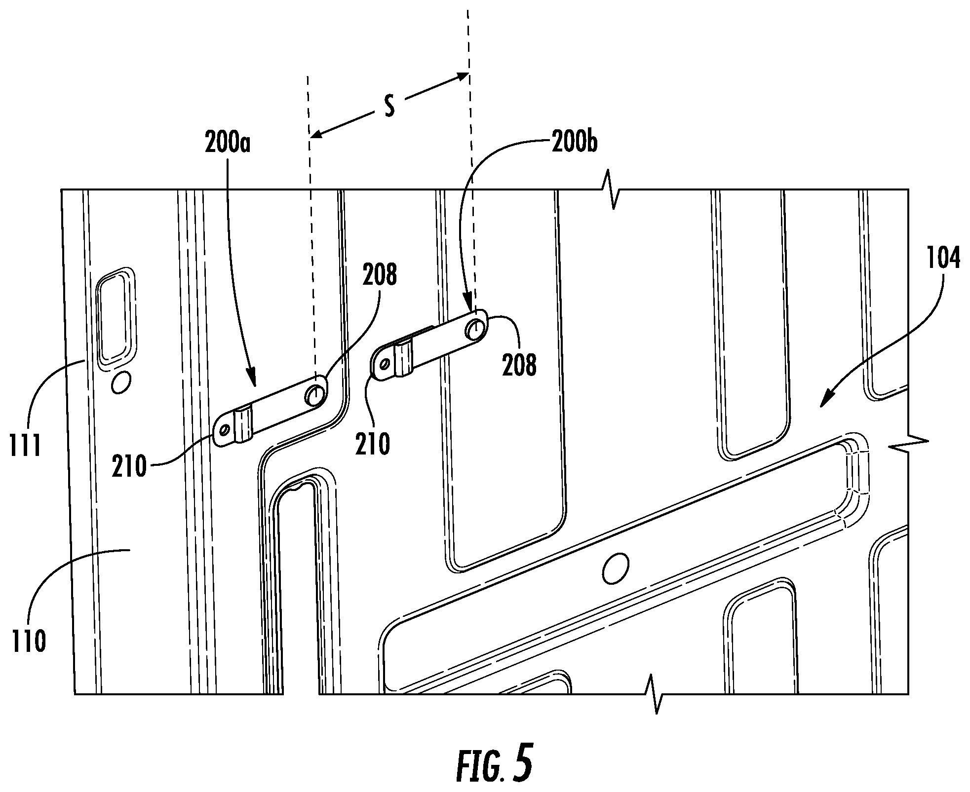 Patent US11771300 Figure 4 – Universal bracket for supporting racks in a dishwasher appliance