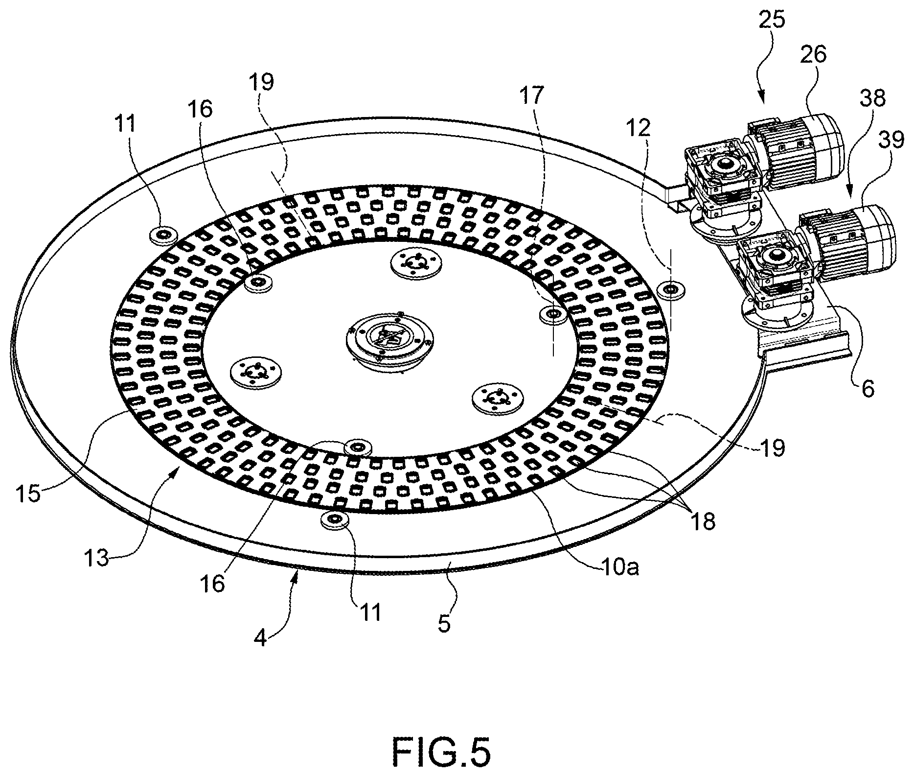 Patent US11814197 Figure 5 – Wrapping machine with a rotary platform