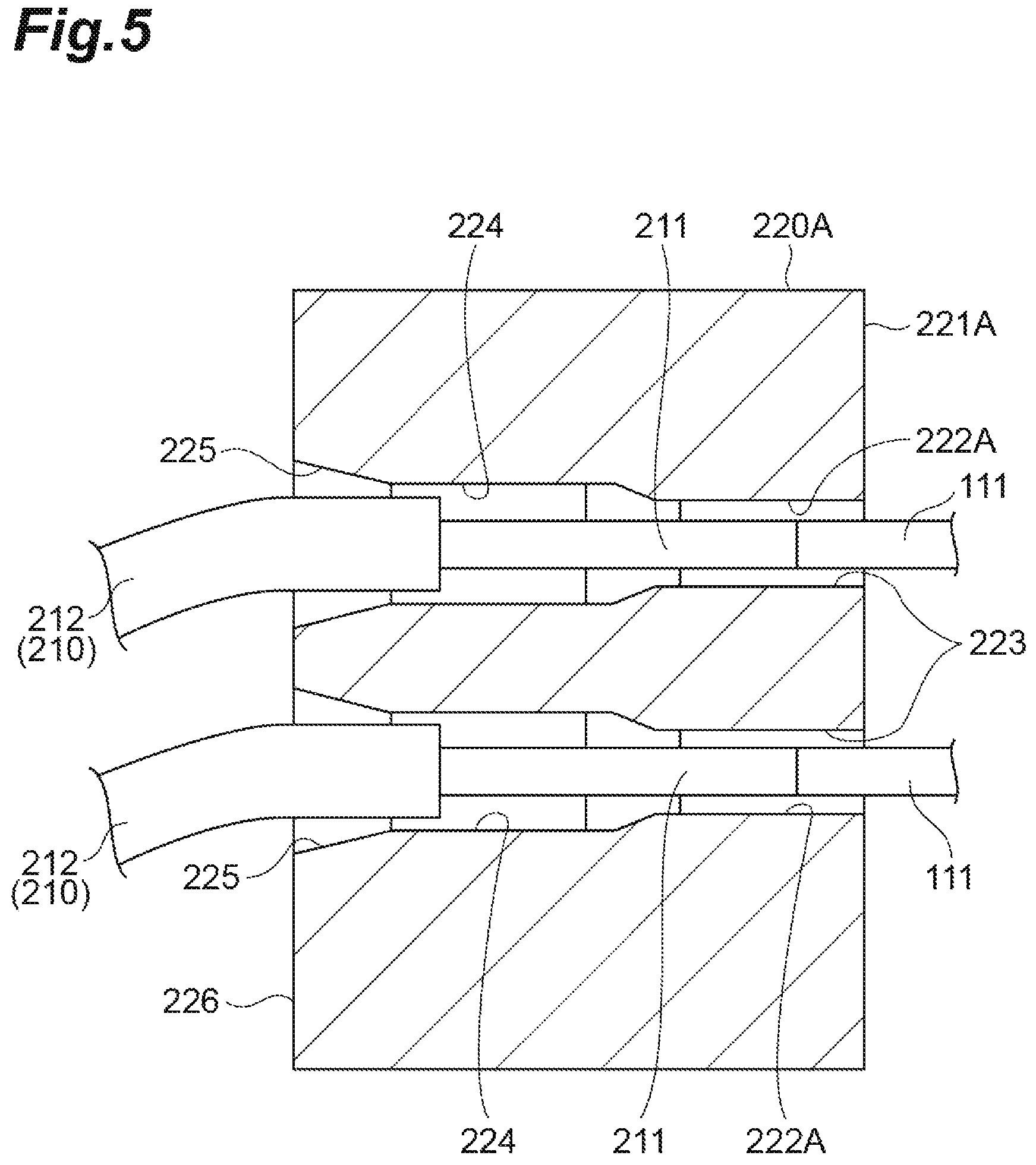 Patent US11815723 Figure 5 – Optical connection structure, optical connector, and optical connecting method