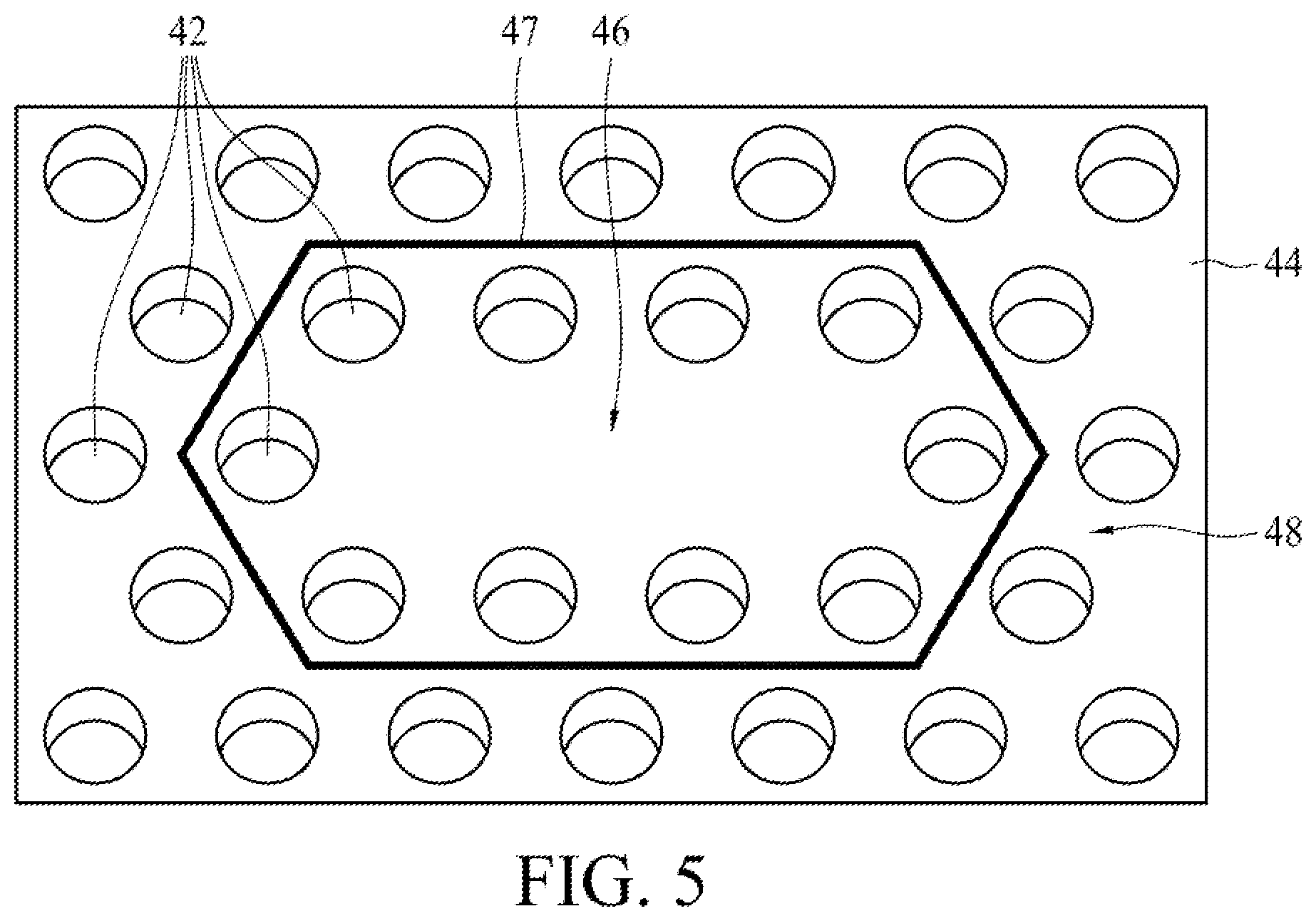 Patent US11832496 Figure 4 – Color display with color filter layer comprising two-dimensional photonic crystals formed in a dielectric layer
