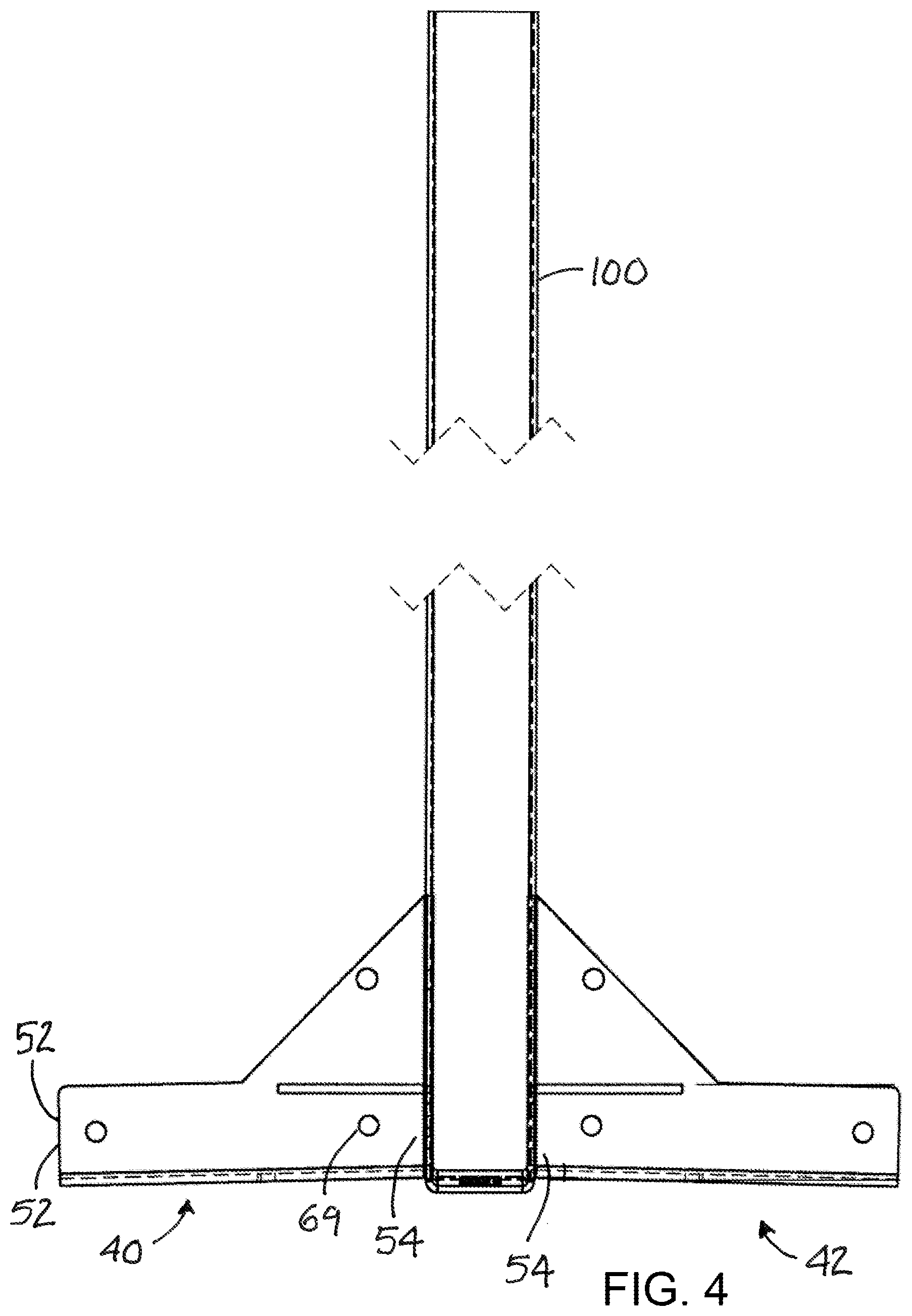 Patent US12137669 Figure 4 – Livestock oiling apparatus with highly compact configuration