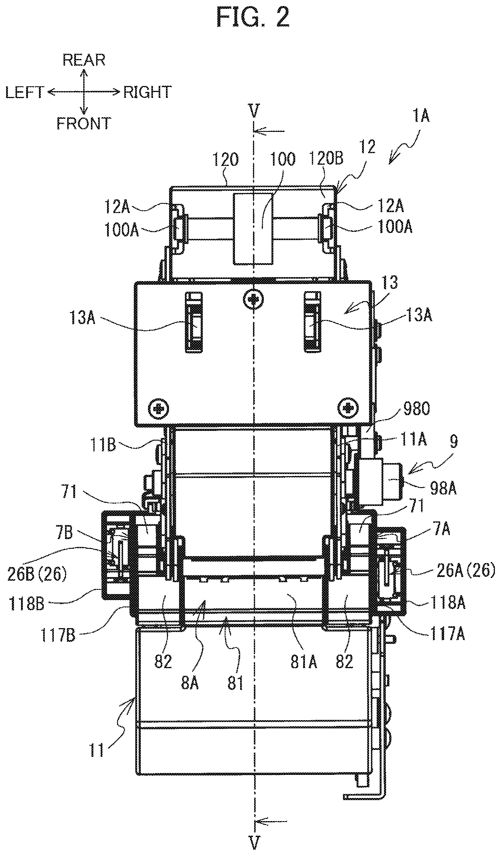 Patent US12351355 Figure 2 – Label wrapping device including first and second members arranged to partially overlap each other in width direction of label to correct curling tendency of label