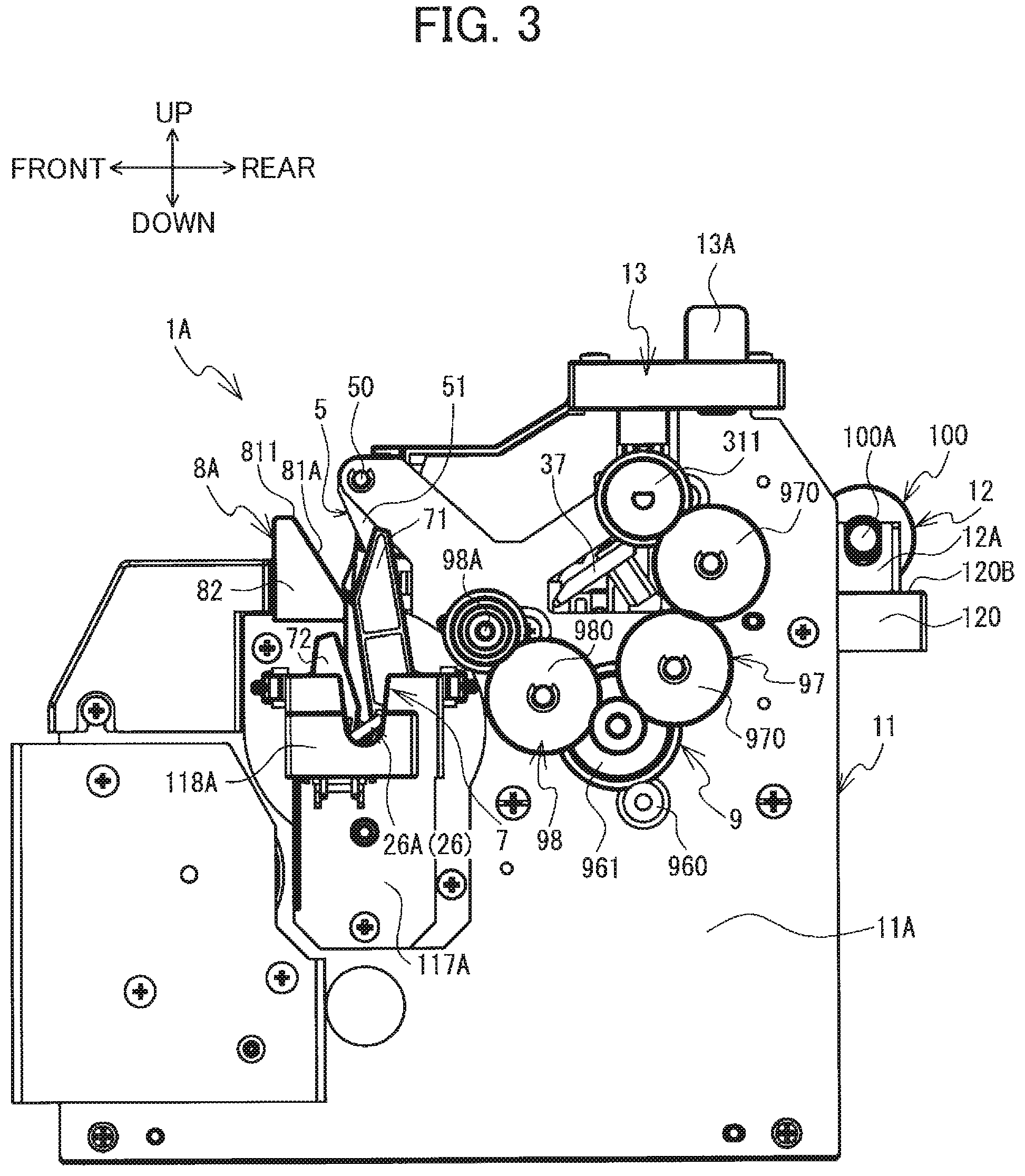 Patent US12351355 Figure 3 – Label wrapping device including first and second members arranged to partially overlap each other in width direction of label to correct curling tendency of label