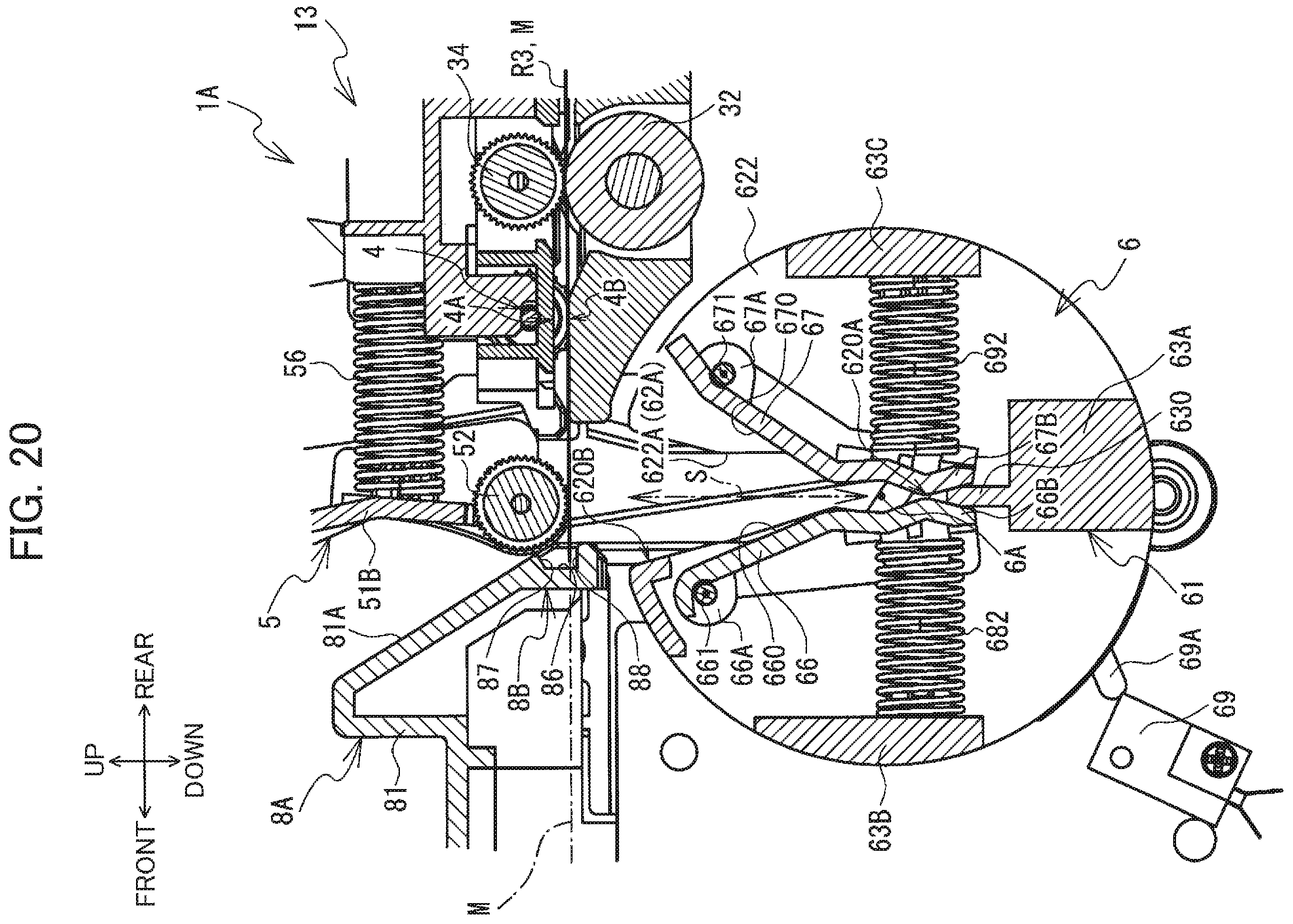 Patent US12351355 Figure 20 – Label wrapping device including first and second members arranged to partially overlap each other in width direction of label to correct curling tendency of label