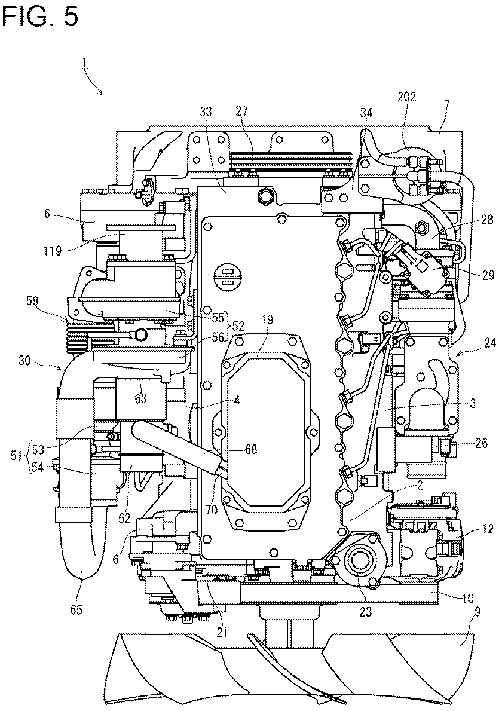 Patent US12460613 Figure 5 – Engine device including an orientation of a fuel return line attached to a common rail