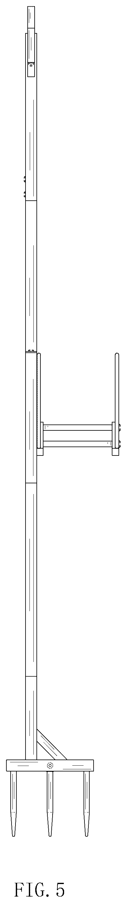 Patent USD1077621 Figure 5 – Hose holder