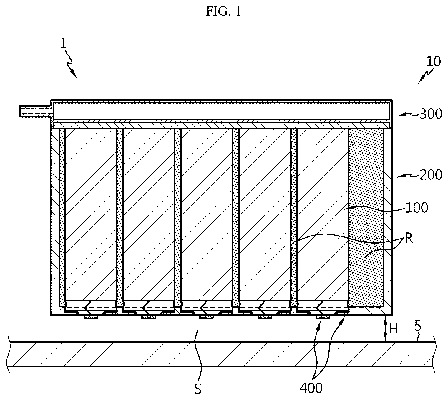 Patent US12562426 Figure 1 – Battery pack and vehicle including same