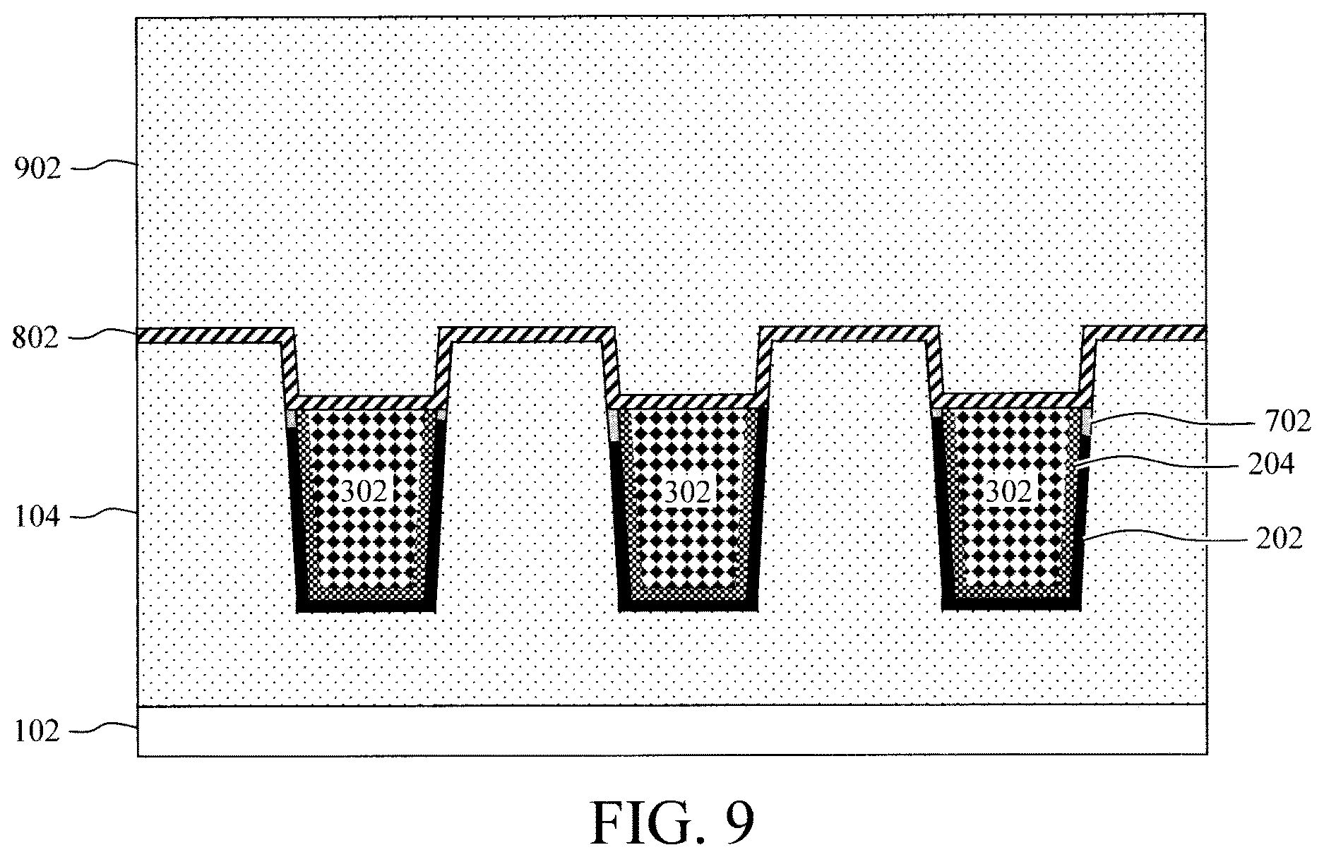 Patent US12622248 Figure 5 – Interconnects with sidewall barrier layer divot fill
